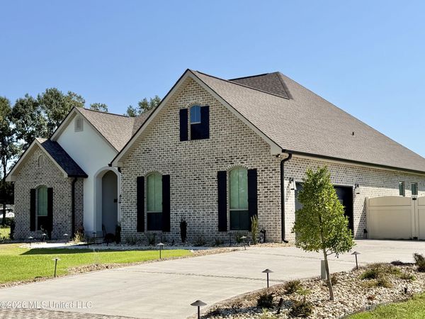 139 Jefferson Davis Parkway, Picayune, MS 39466