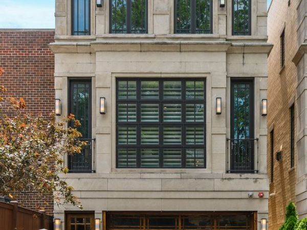 707 W GORDON Terrace , Chicago, IL 60613