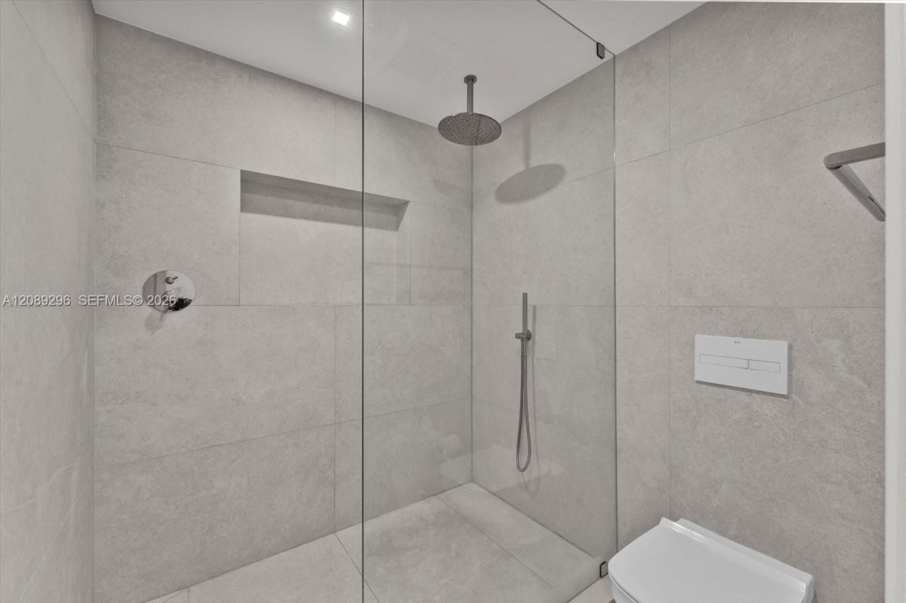 600 Grapetree Dr , Unit 7FN, Key Biscayne, FL 33149 Photo