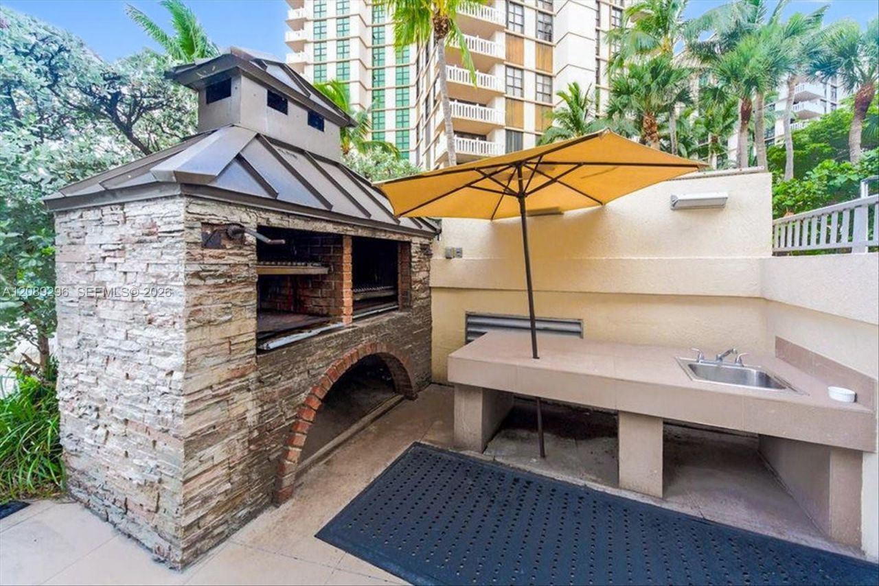 600 Grapetree Dr , Unit 7FN, Key Biscayne, FL 33149 Photo