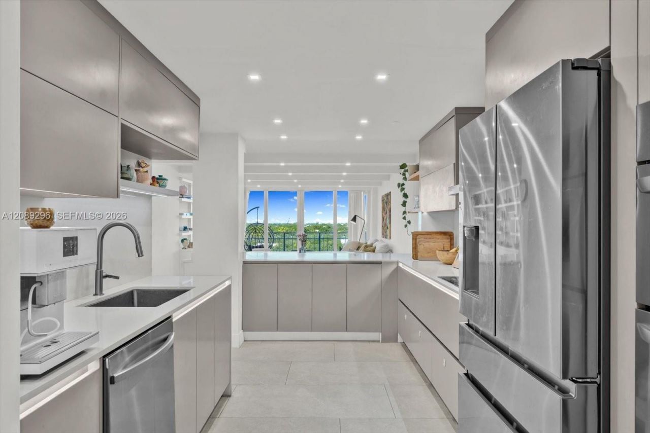 600 Grapetree Dr , Unit 7FN, Key Biscayne, FL 33149 Photo