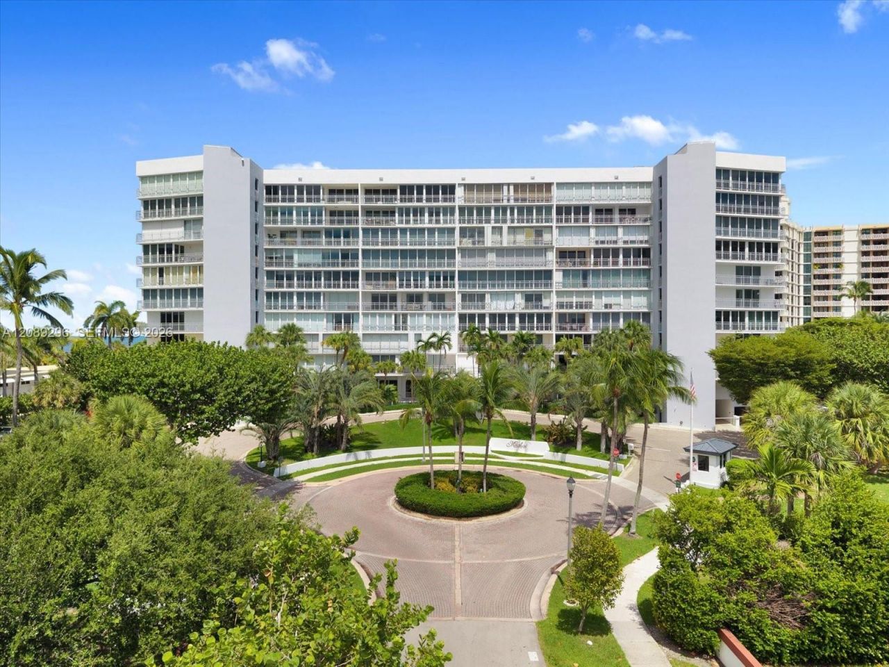 600 Grapetree Dr , Unit 7FN, Key Biscayne, FL 33149 Photo