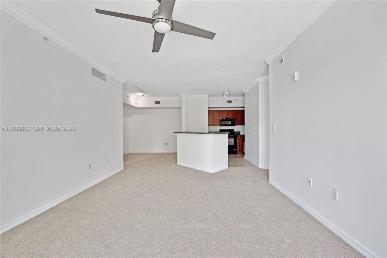 9172 Collins Ave, Unit 302, Surfside, FL 33154 Photo