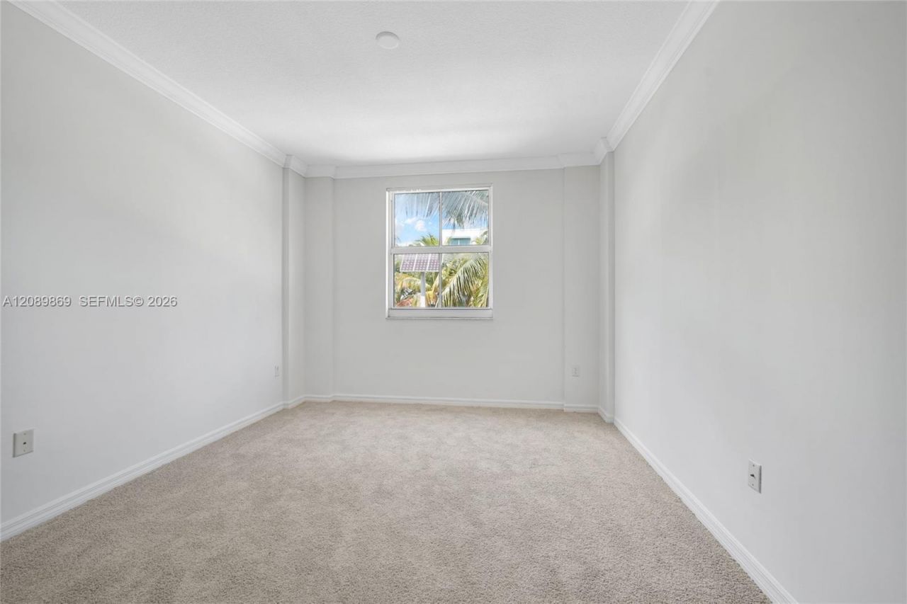 9172 Collins Ave, Unit 302, Surfside, FL 33154 Photo