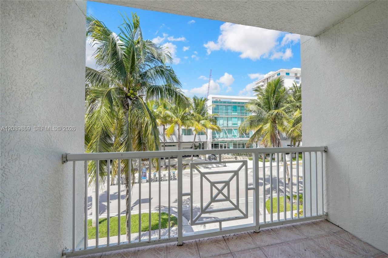 9172 Collins Ave, Unit 302, Surfside, FL 33154 Photo