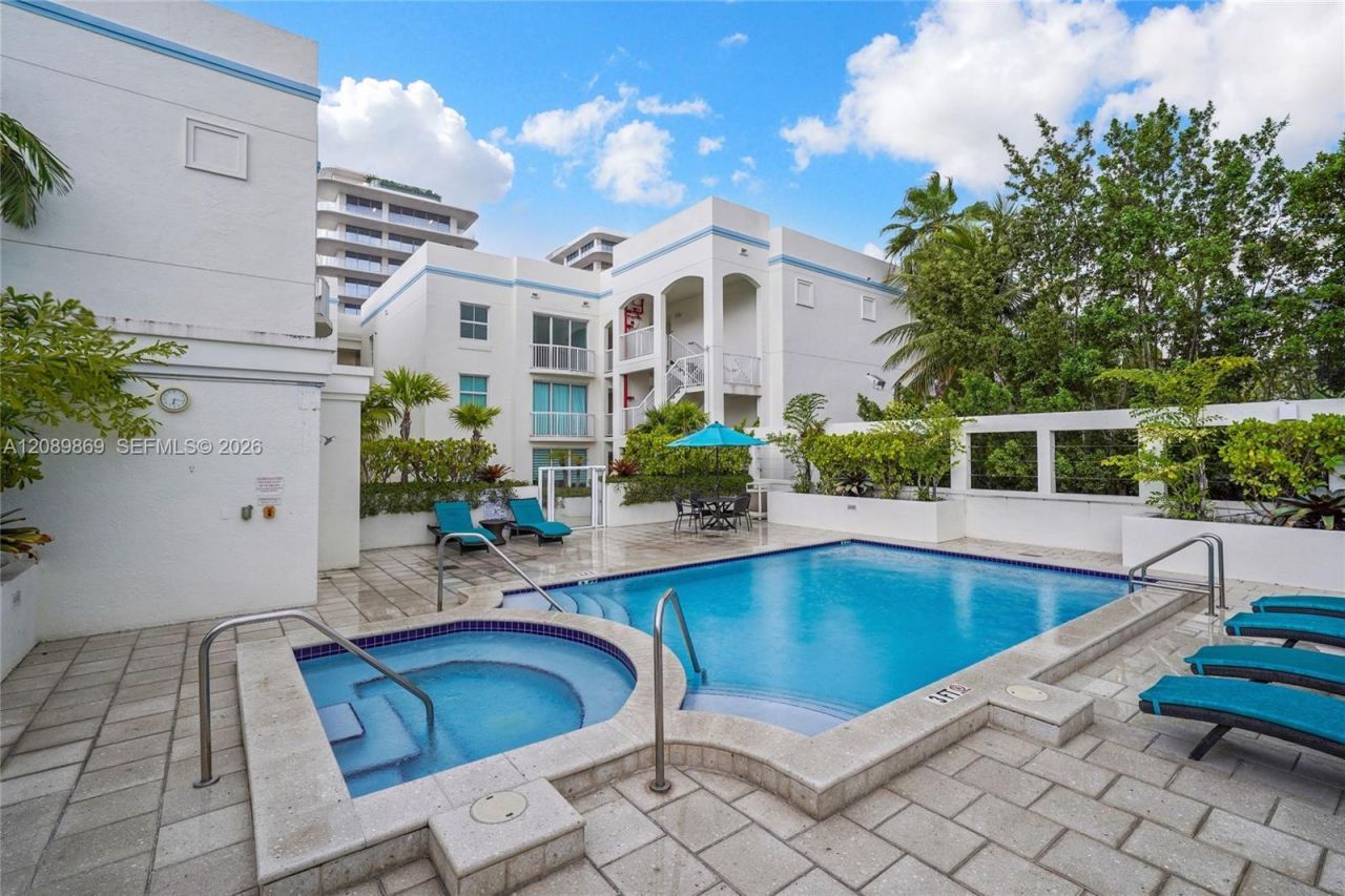 9172 Collins Ave, Unit 302, Surfside, FL 33154 Photo