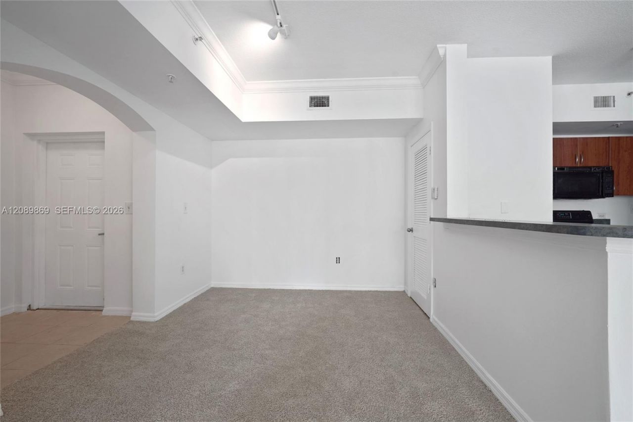 9172 Collins Ave, Unit 302, Surfside, FL 33154 Photo