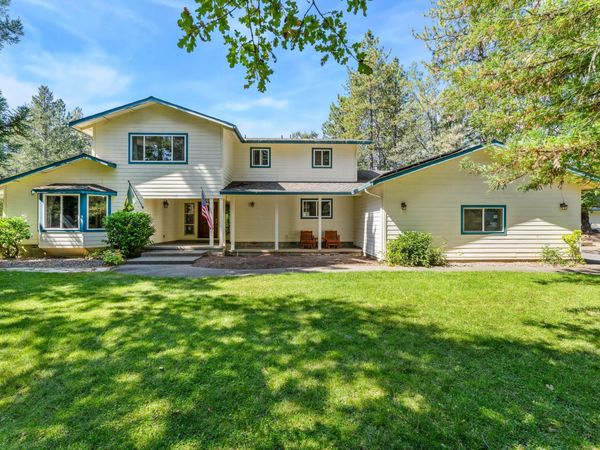 676 Becklin Drive, Merlin, OR 97532