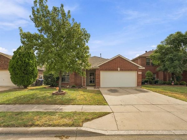 5820 Show Master Lane , Fort Worth, TX 76179