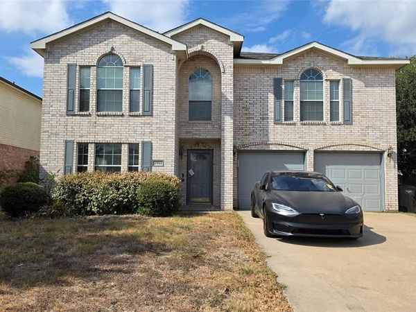 4504 Skipador Drive, Fort Worth, TX 76179