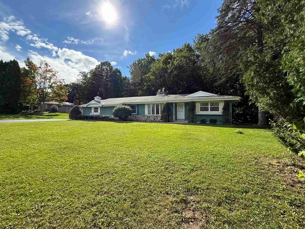 N93W25235 Crestwood Drive, Sussex, WI 53089