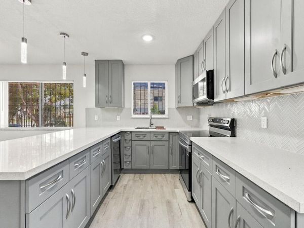 4952 NW 21ST Avenue, Miami, FL 33142
