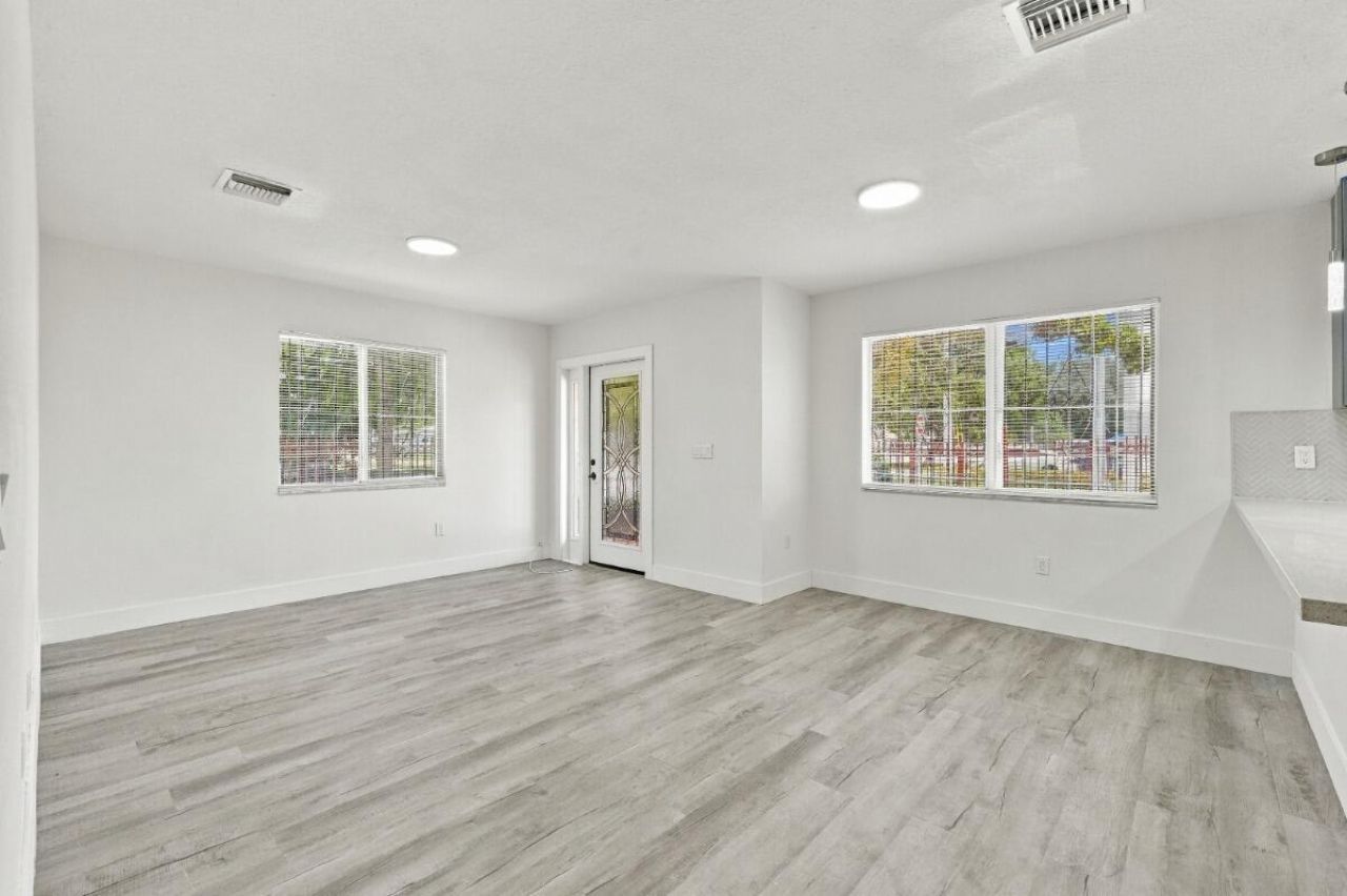 4952 NW 21st Avenue, Miami, FL 33142 Photo