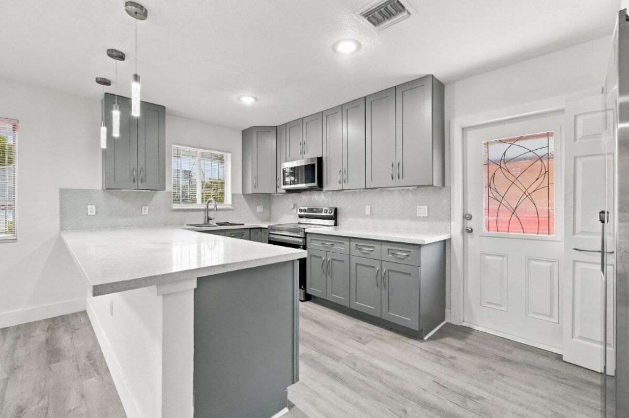 4952 NW 21st Avenue, Miami, FL 33142 Photo