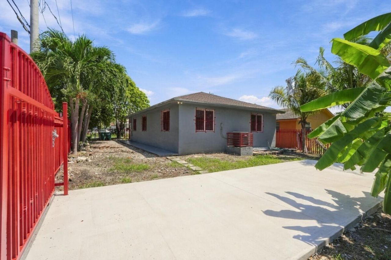 4952 NW 21st Avenue, Miami, FL 33142 Photo