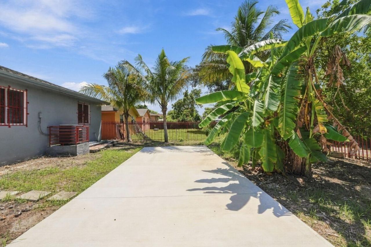 4952 NW 21st Avenue, Miami, FL 33142 Photo