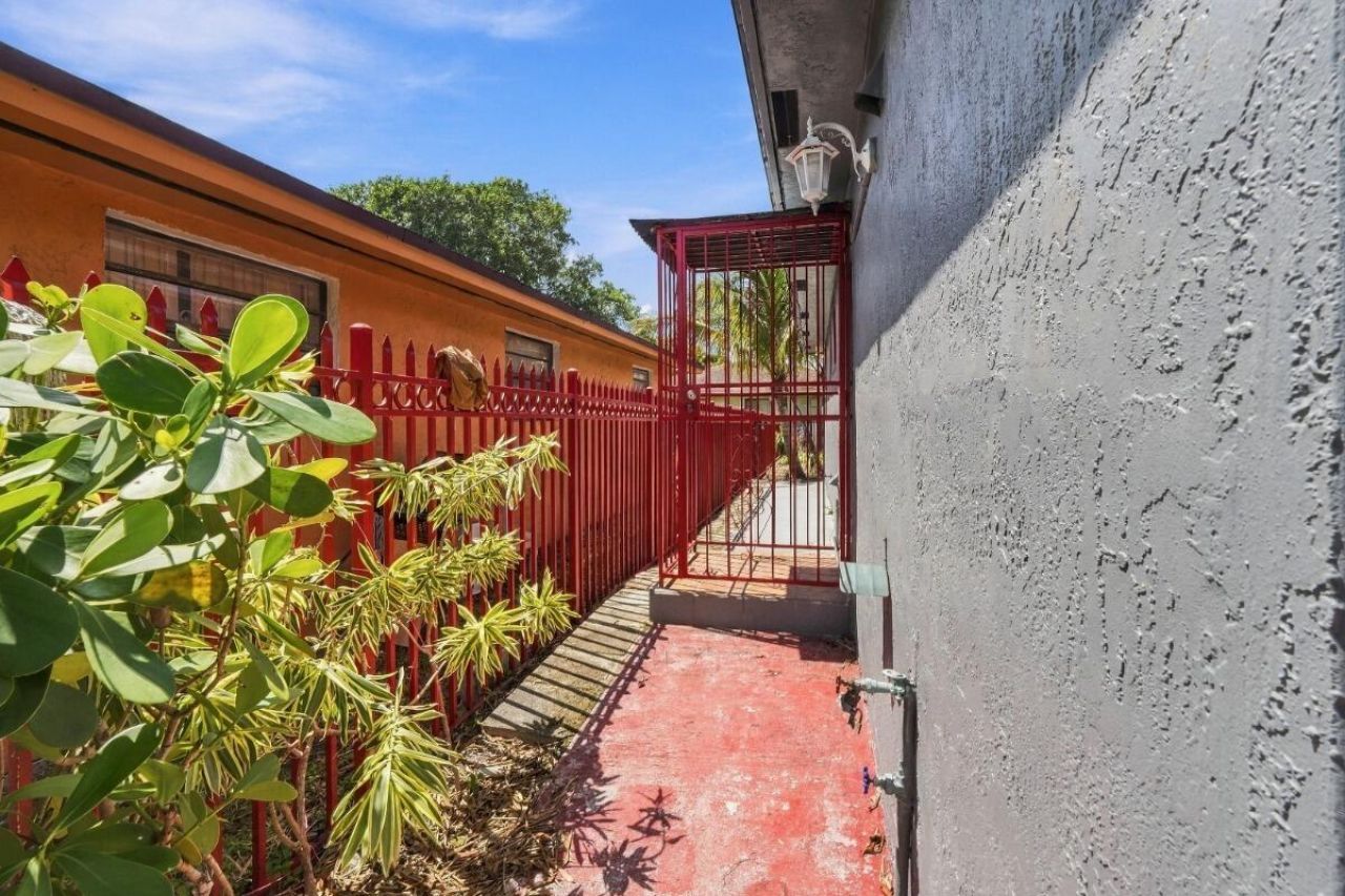 4952 NW 21st Avenue, Miami, FL 33142 Photo