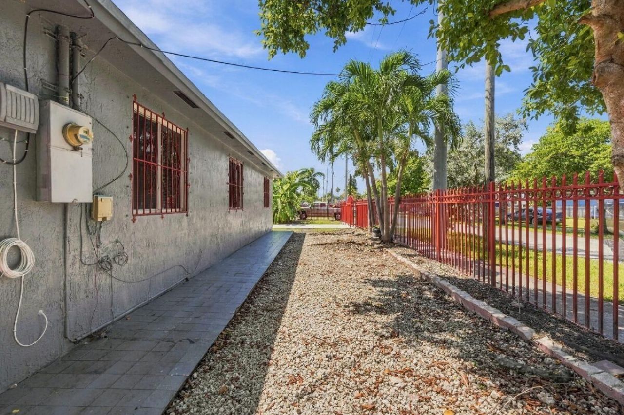 4952 NW 21st Avenue, Miami, FL 33142 Photo