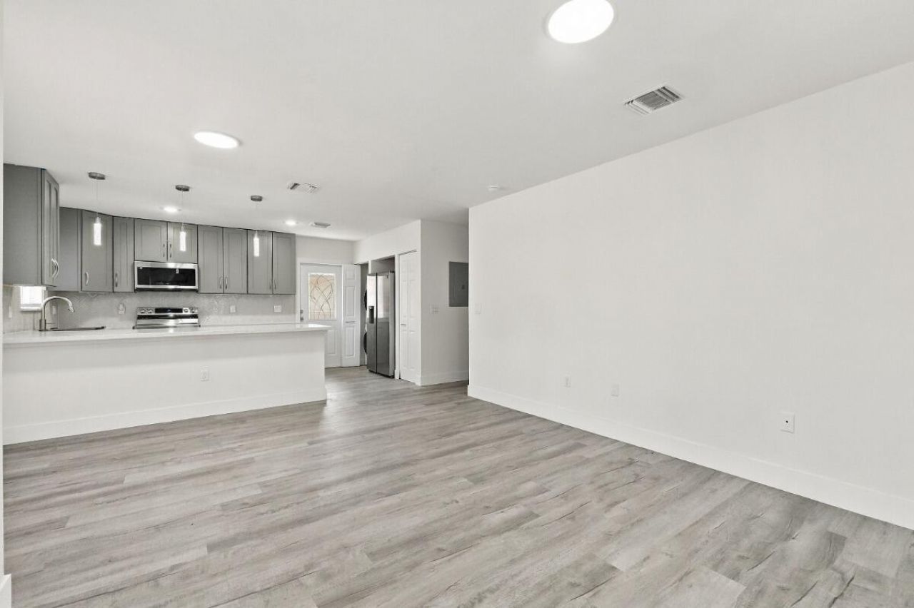 4952 NW 21st Avenue, Miami, FL 33142 Photo