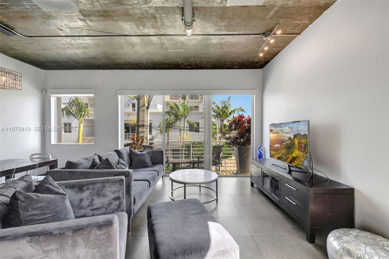 110 SE 2nd Street, Unit 203, Delray Beach, FL 33444 Photo