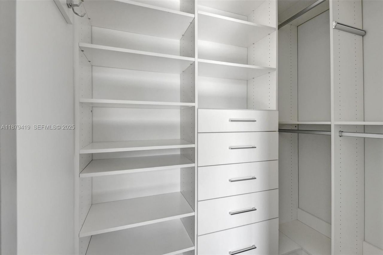 110 SE 2nd Street, Unit 203, Delray Beach, FL 33444 Photo