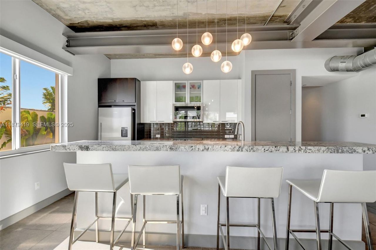 110 SE 2nd Street, Unit 203, Delray Beach, FL 33444 Photo