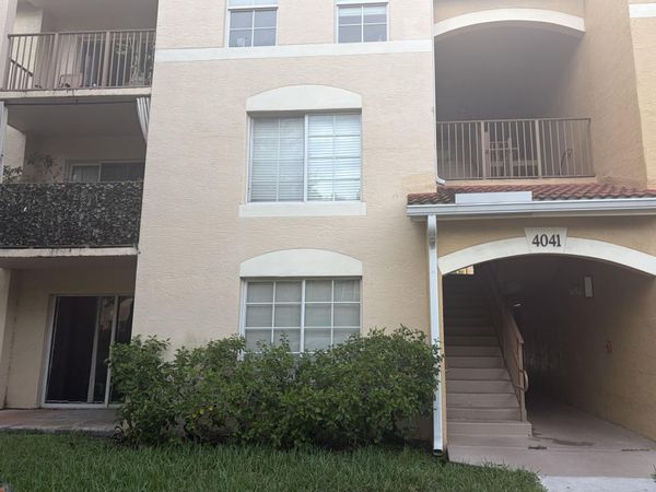 4041 San Marino Boulevard, Unit 105, West Palm Beach, FL 33409