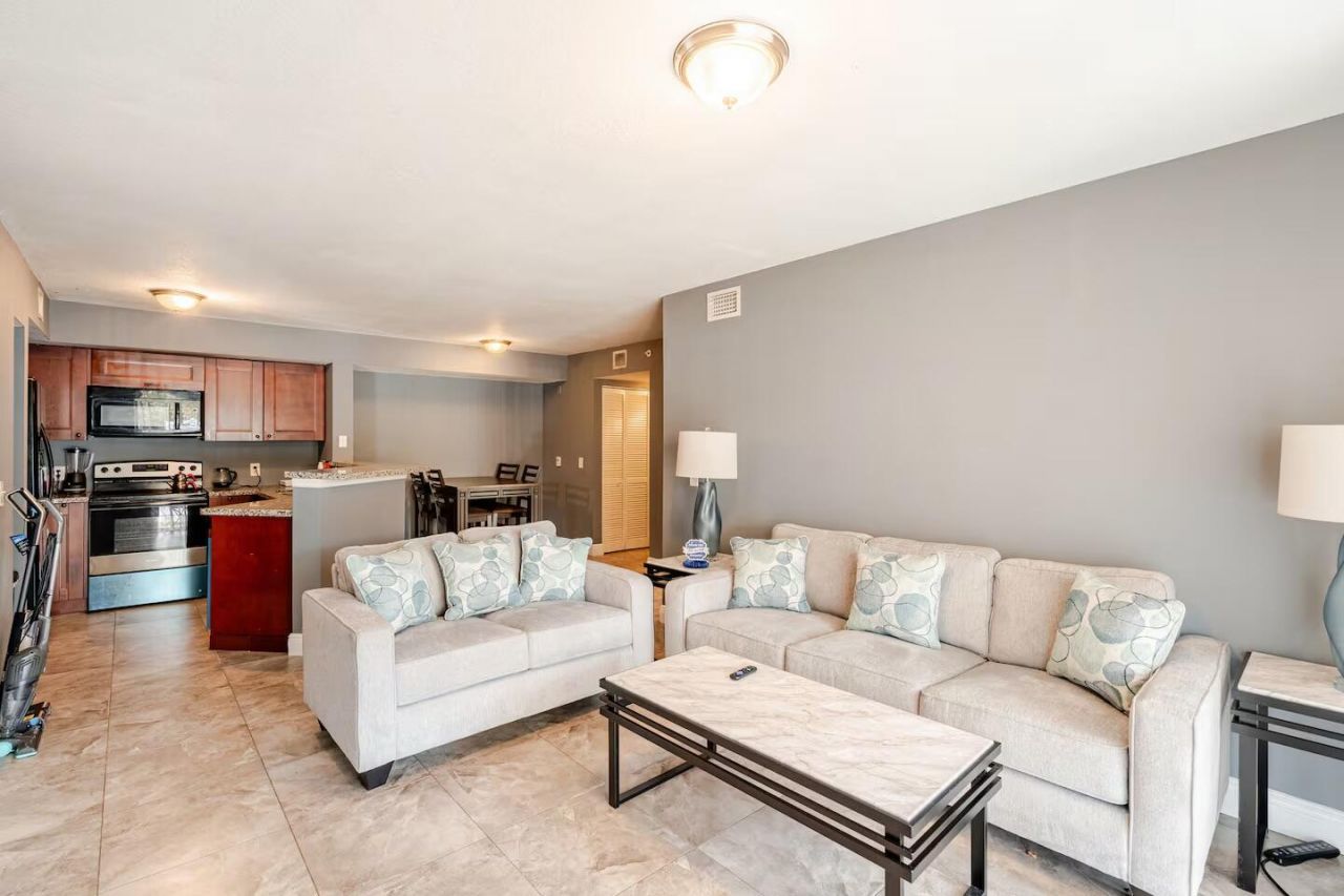 4041 San Marino Boulevard, Unit 105, West Palm Beach, FL 33409 Photo
