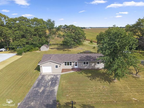 1871 S Oaklawn Drive , St. Anne, IL 60964