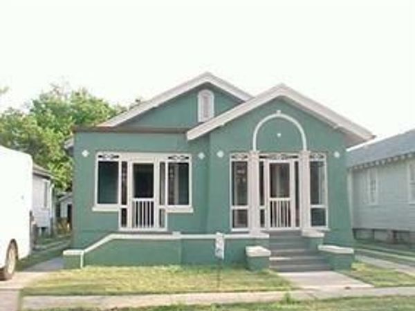 727 GREENWOOD Drive , New Orleans, LA 70124