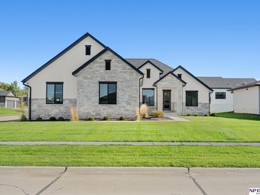 8909 Appaloosa Lane, Lincoln, NE 68520