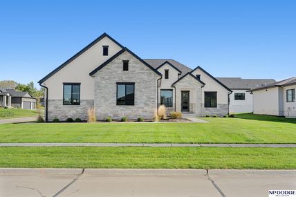 8909 Appaloosa Lane, Lincoln, NE 68520