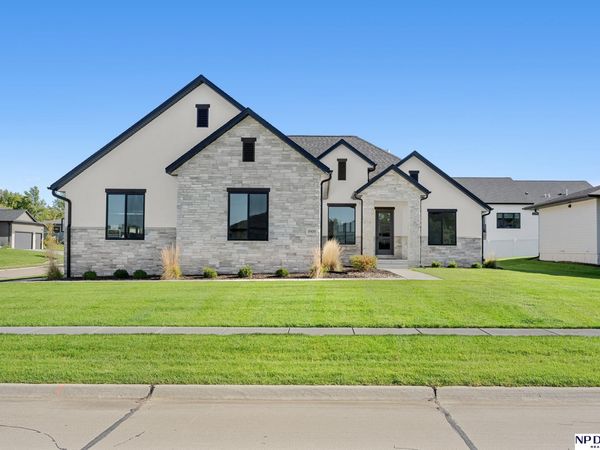 8909 Appaloosa Lane, Lincoln, NE 68520