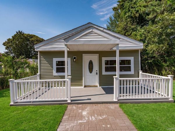125 Sunset Avenue , Selden, NY 11784