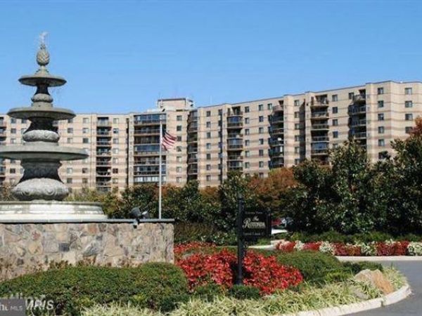 8340 GREENSBORO, Unit 303, MCLEAN, VA 22102