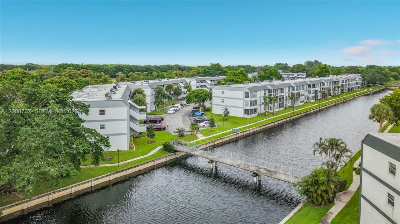 8370 Sands Point Blvd , Unit H208, Tamarac, FL 33321 Photo