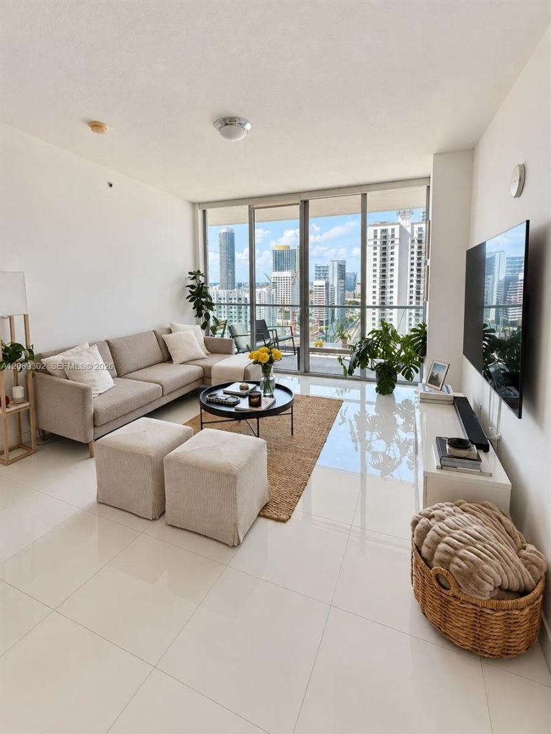79 SW 12 St , Unit 2910, Miami, FL 33130 Photo