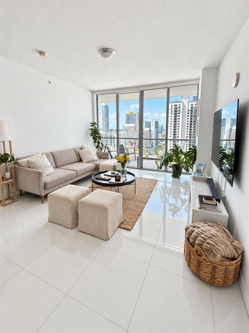 79 SW 12 St , Unit 2910, Miami, FL 33130 Photo