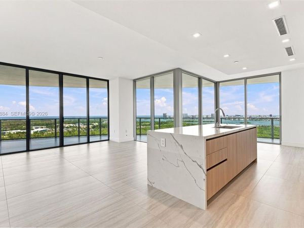 2411 Laguna Circle , Unit 2301, North Miami, FL 33181