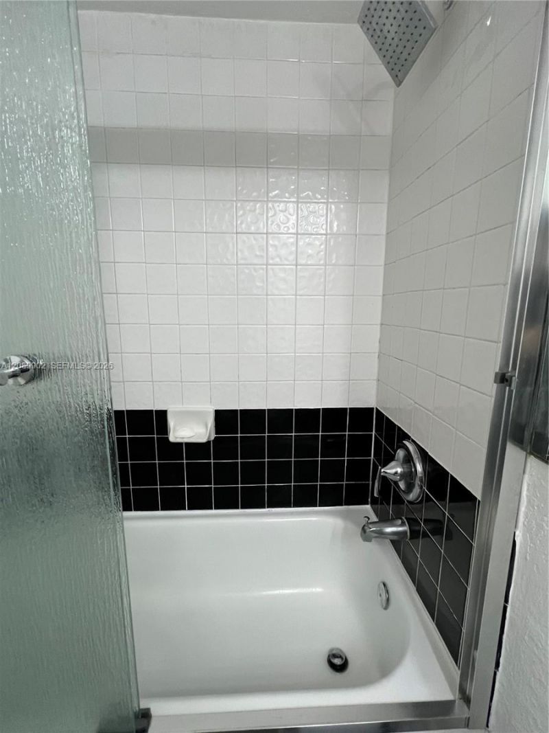 1432 S Lakeside Dr, Unit 5, Lake Worth, FL 33460 Photo