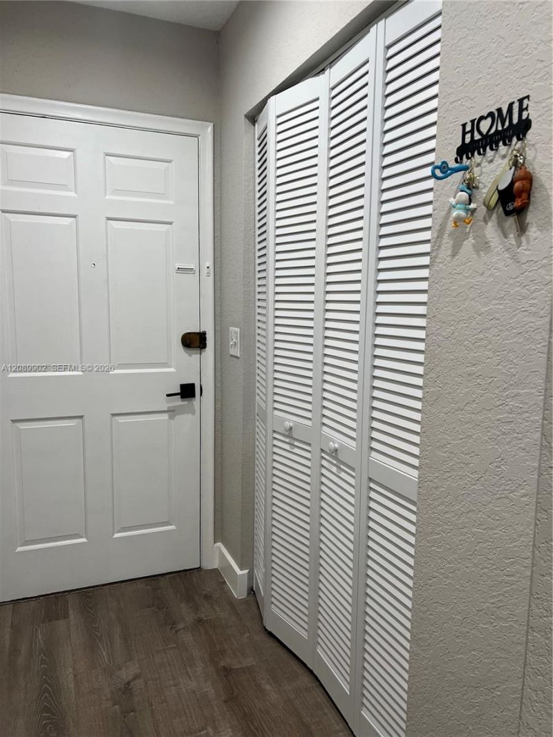 1432 S Lakeside Dr, Unit 5, Lake Worth, FL 33460 Photo