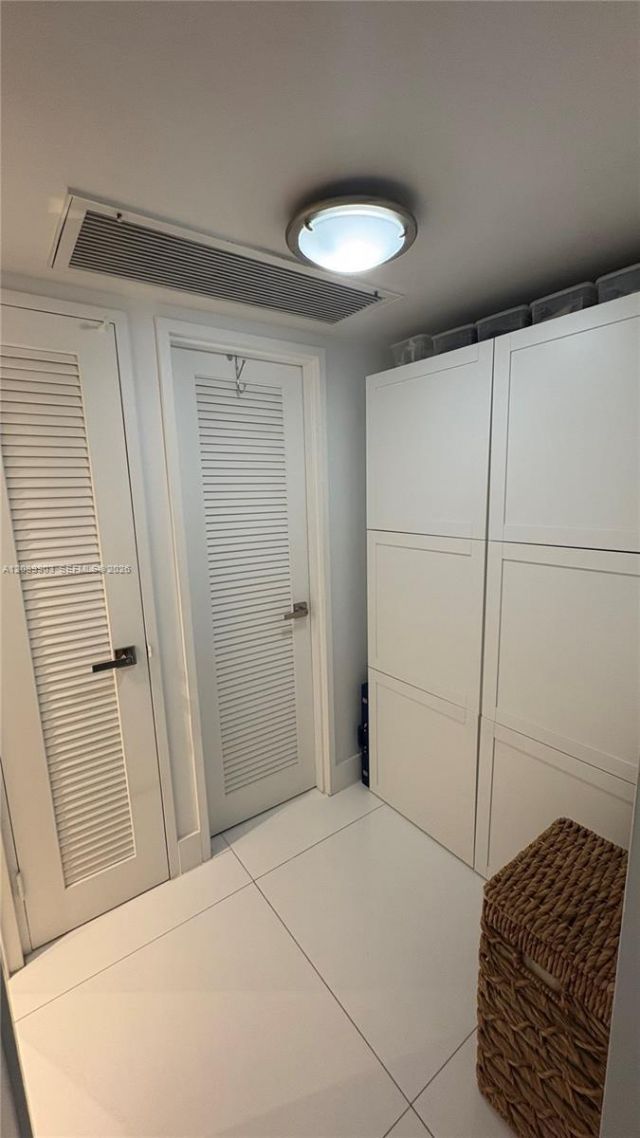 5700 Collins Ave , Unit 11B, Miami Beach, FL 33140 Photo