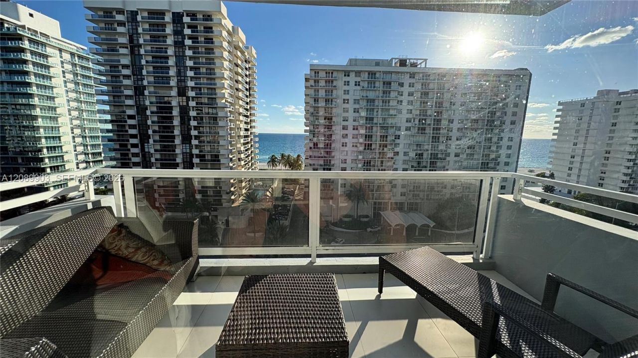 5700 Collins Ave , Unit 11B, Miami Beach, FL 33140 Photo