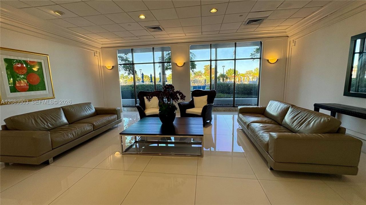 5700 Collins Ave , Unit 11B, Miami Beach, FL 33140 Photo