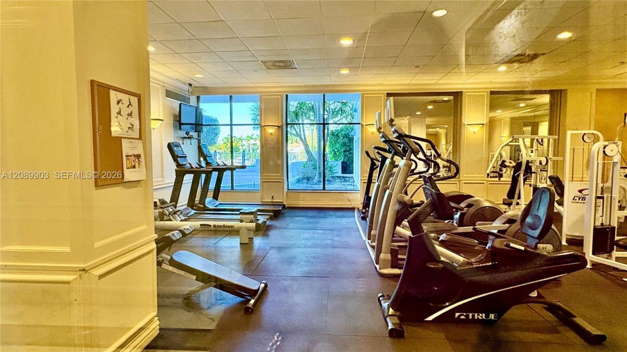 5700 Collins Ave , Unit 11B, Miami Beach, FL 33140 Photo
