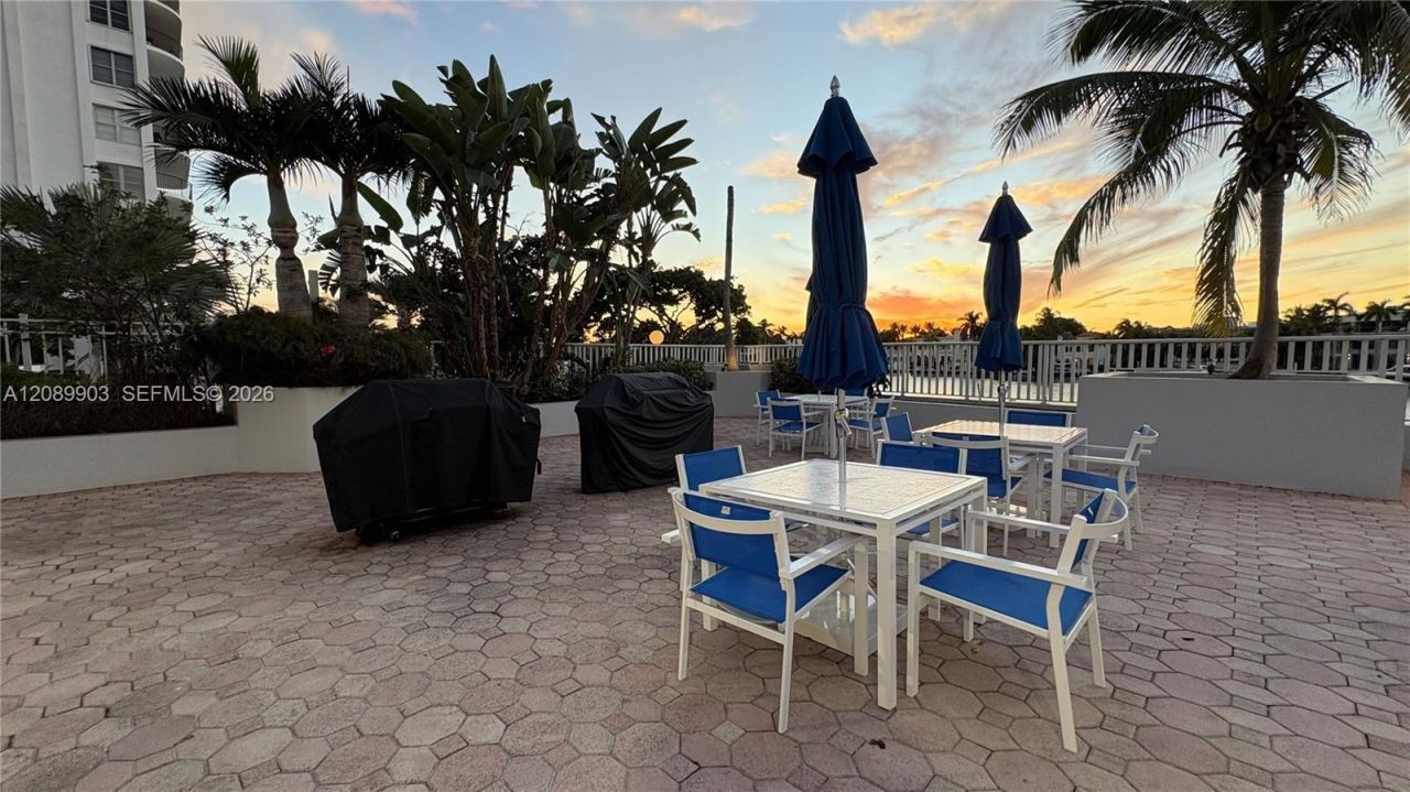 5700 Collins Ave , Unit 11B, Miami Beach, FL 33140 Photo