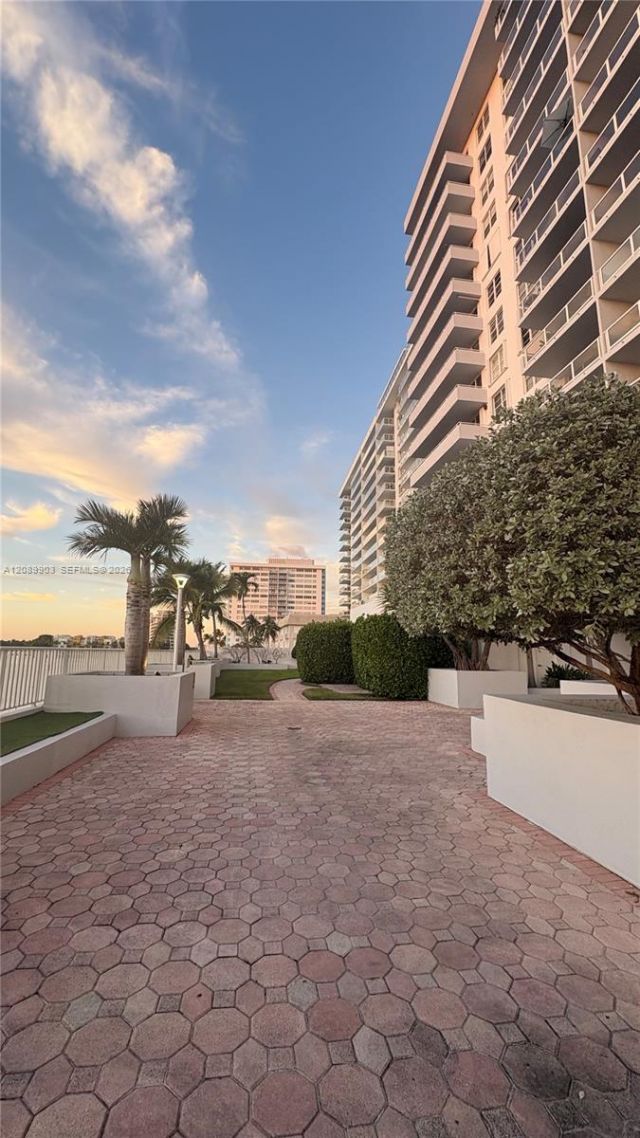 5700 Collins Ave , Unit 11B, Miami Beach, FL 33140 Photo