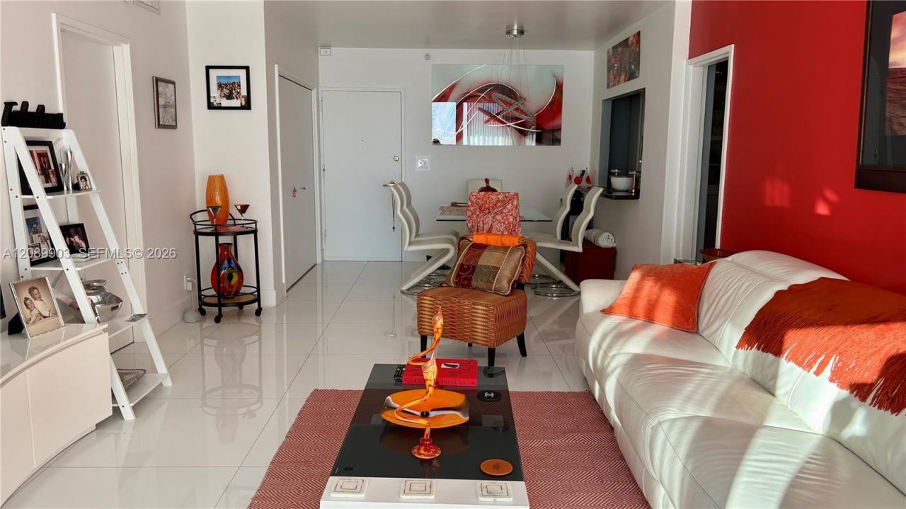 5700 Collins Ave , Unit 11B, Miami Beach, FL 33140 Photo