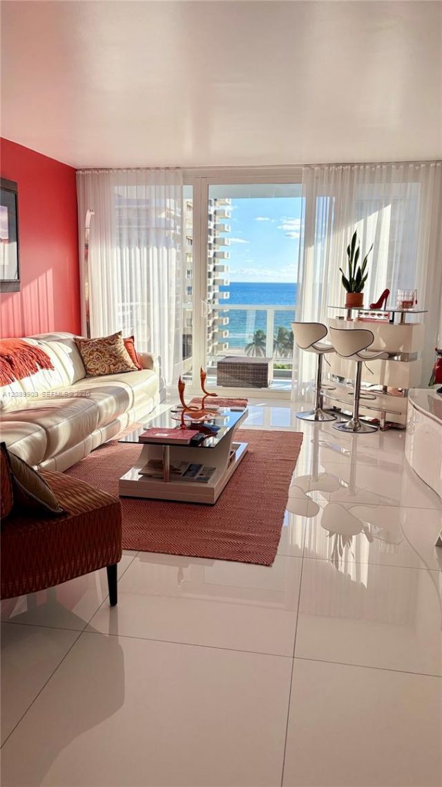 5700 Collins Ave , Unit 11B, Miami Beach, FL 33140 Photo