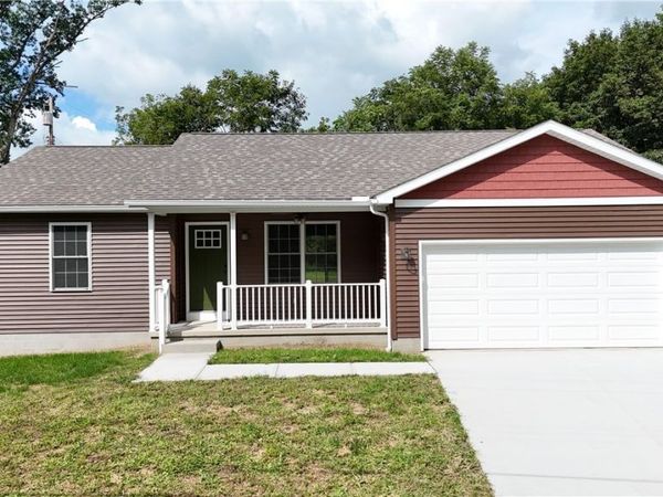 43 Narcissa Avenue , Struthers, OH 44471